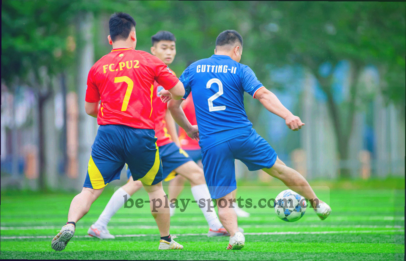近6轮主客场对照视图示意，草绿与暖橙两条轴线并排使用同一组轮次刻度